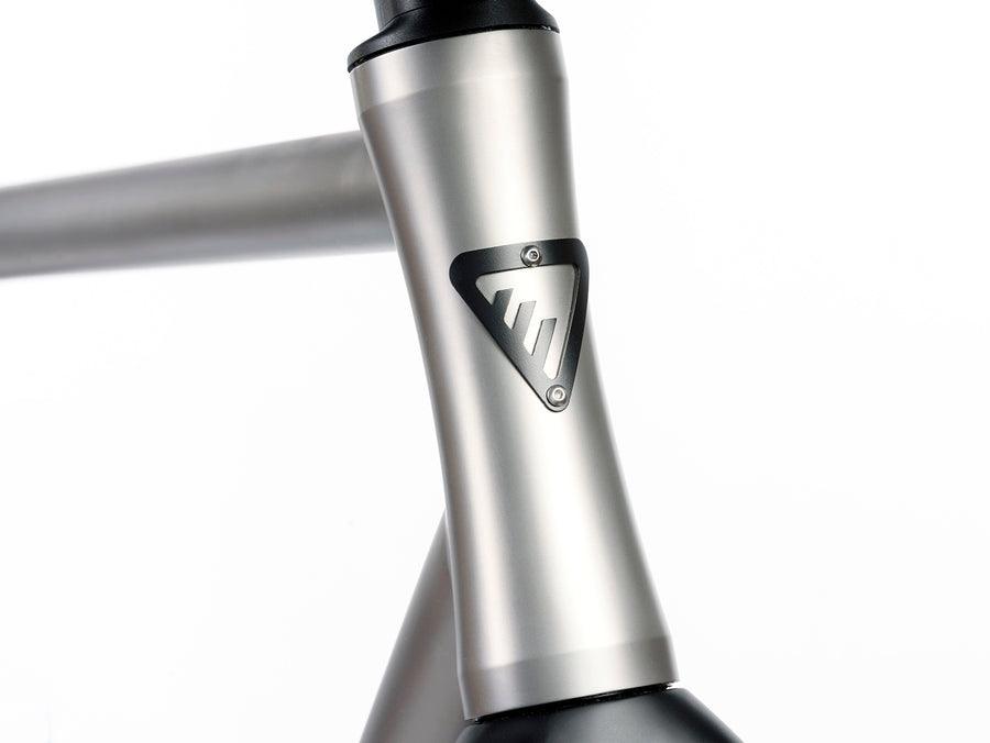 Enigma Eremos titanium gravel bike IS52 head tube and integrated front end