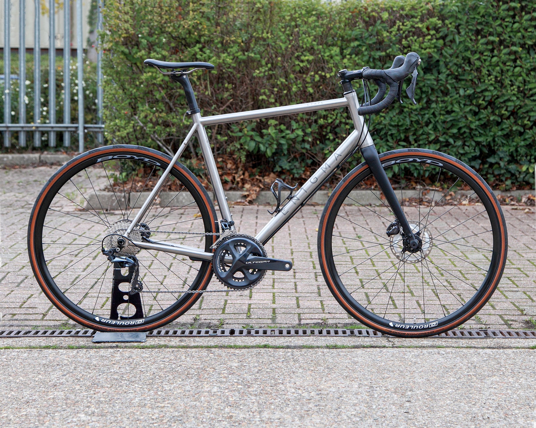 Enigma Etape 58cm ex-demo titanium all-road bike with Shimano Ultegra 11-speed groupset, C-Six ARX carbon fork, Boyd Rouleur alloy wheels and Continental GP5000 S TR tan-wall tyres.