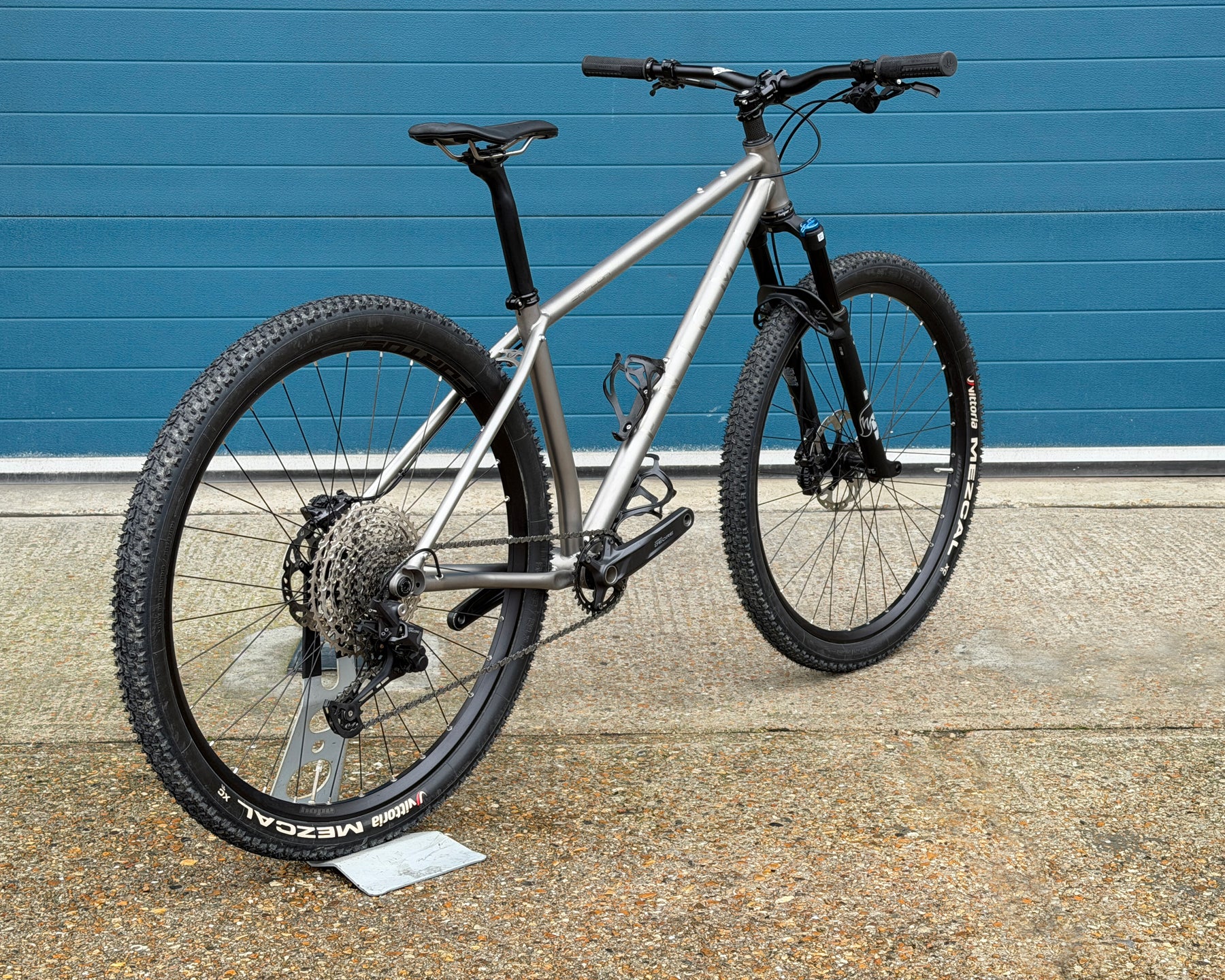 titanium flat bar gravel bike Explor Titanium Flat Bar Gravel Bike | Medium Demo